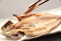 日本の食卓の「干物離れ」 生産量は15年で半減、「開けば開くほど赤字」で廃業する業者も