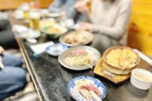 “同窓会詐欺”は年を重ねるほどにリスクが増す 「案内が全員に届いていない」「幹事が変わった」などに注意