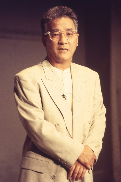 立川談志さんとの舞台上で話す上岡龍太郎さん（1992年7月）