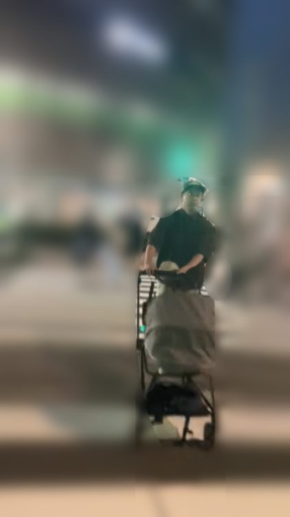 前を歩く長男に目が離せない矢作