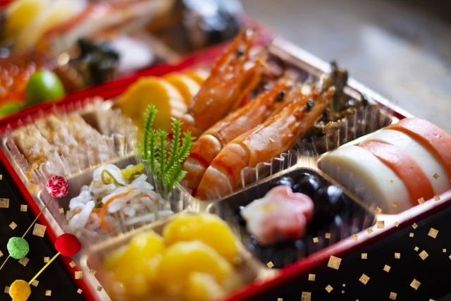 庶民的な価格帯の居酒屋チェーンも正月には豪華「おせち料理」を販売していた（イメージ）