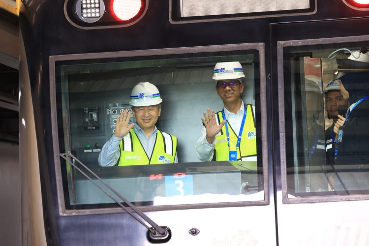 陛下は高速鉄道