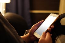 SMSで不在通知を送りつける、宅配便のふりをした詐欺メッセージが増えている（イメージ）