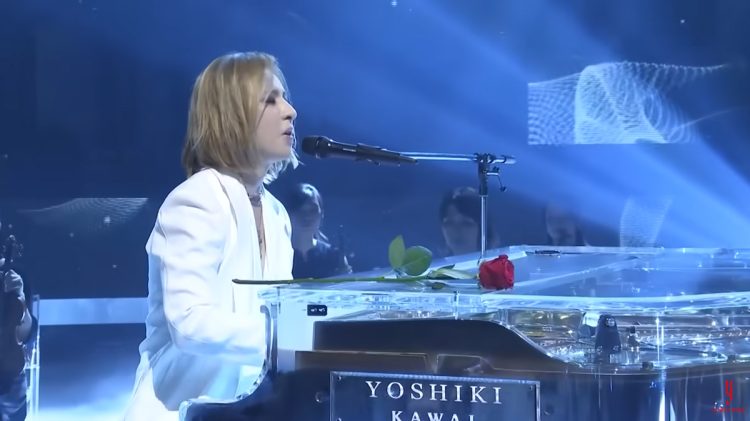 熱唱するYOSHIKI（Instagramより）