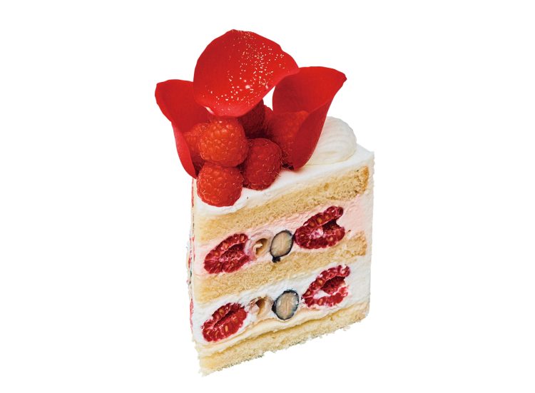 『エクストラスーパー イスパハンショートケーキ』ピエール・エルメ・パリの『イスパハン』とのコラボ。バラの香りの生クリームが華やかで絶品。1ピース3780円。