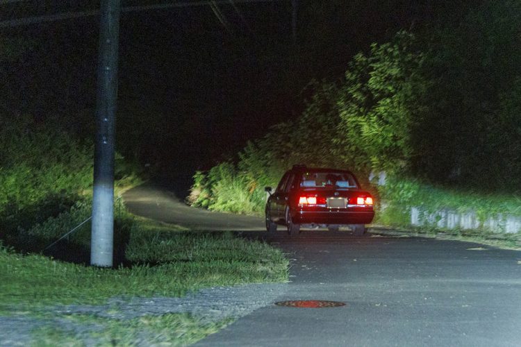 深夜、八王子の山中を走る車は記者が乗るタクシーくらい。それがまた恐怖心をそそる