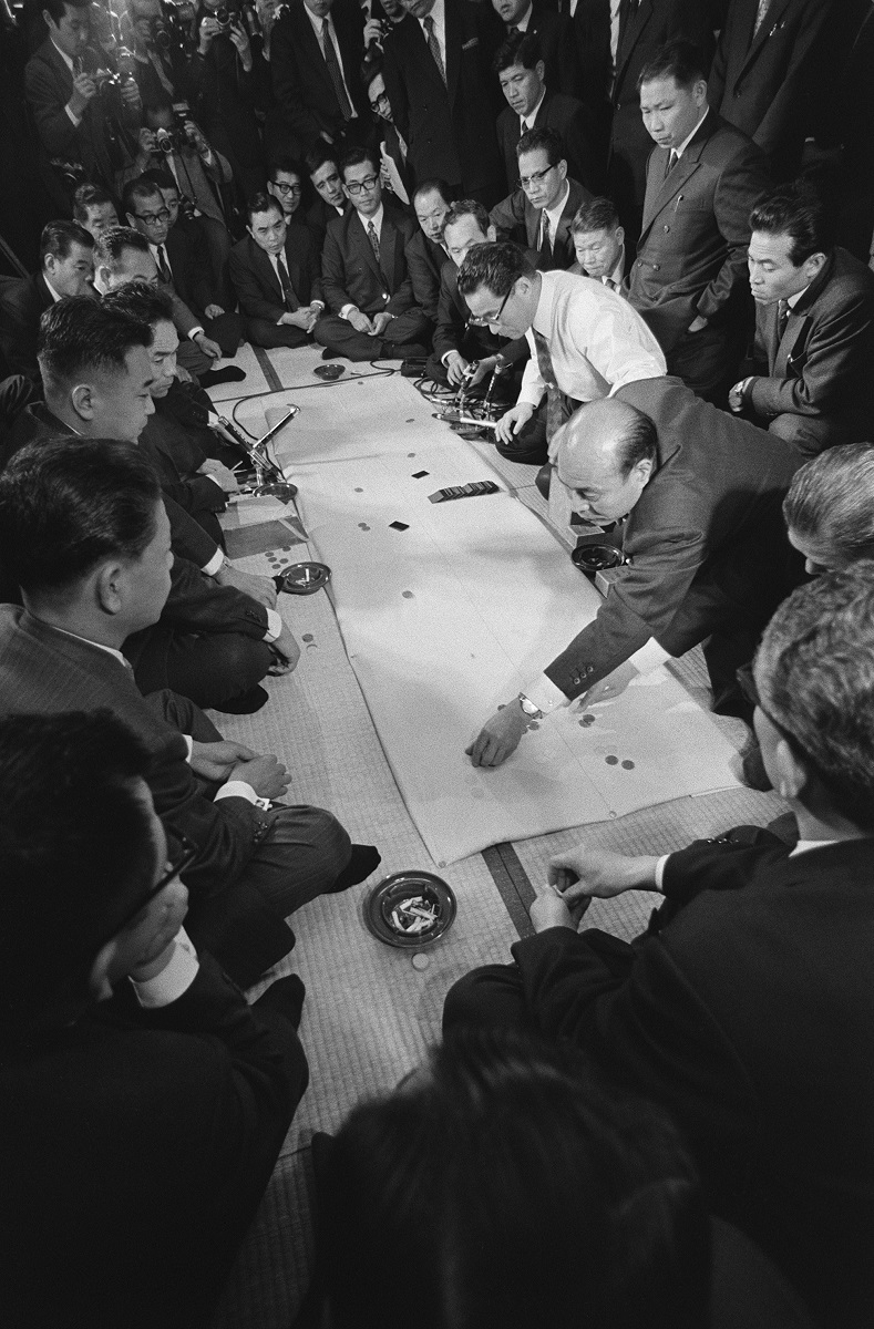 ヤクザと刑事、かつては「風貌そっくり」 半グレの登場や暴力団排除の流れで見た目はどう変わったのか|NEWSポストセブン Part 2