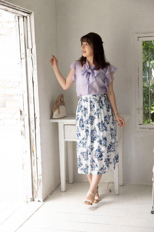 デジタル写真集『十束るう 朝ドラ女優の危険な一日』が各電子書店で発売中