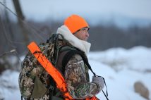 銃猟の中にも様々なスタイルがある。黒田氏が選んだのは一人で山に入って獲物を歩いて探す「単独忍び猟」だった(撮影:大川原敬明)
