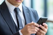 【年長者のモヤモヤ】どうしてLINE交換してくれないの? 若者たちが「LINEはやってません」と答える理由