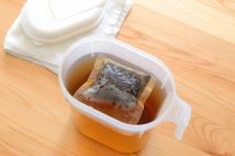 【私に作れと?】冷蔵庫の麦茶「ちょい残しで戻す」同居人に不満を抱く人たちは意外と多い