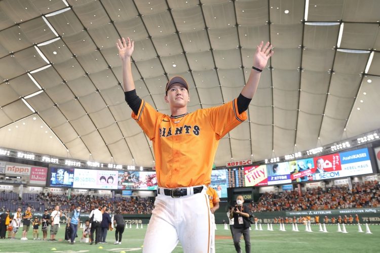 秋広優人について原監督は「まだ甘いデミグラスソースみたいだね」とユーモアを交えて表現（写真／産経新聞社）