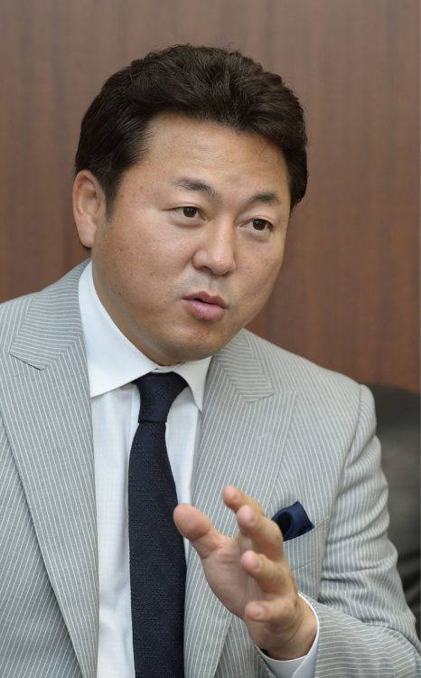 舞の海秀平氏が金銭トラブルに巻き込まれる(共同通信社)