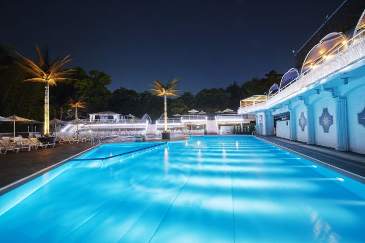 25年の歴史を誇るナイトプール