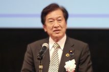 高額なガソリン代を政治資金から支出した山口壮・前環境大臣(時事通信フォト)