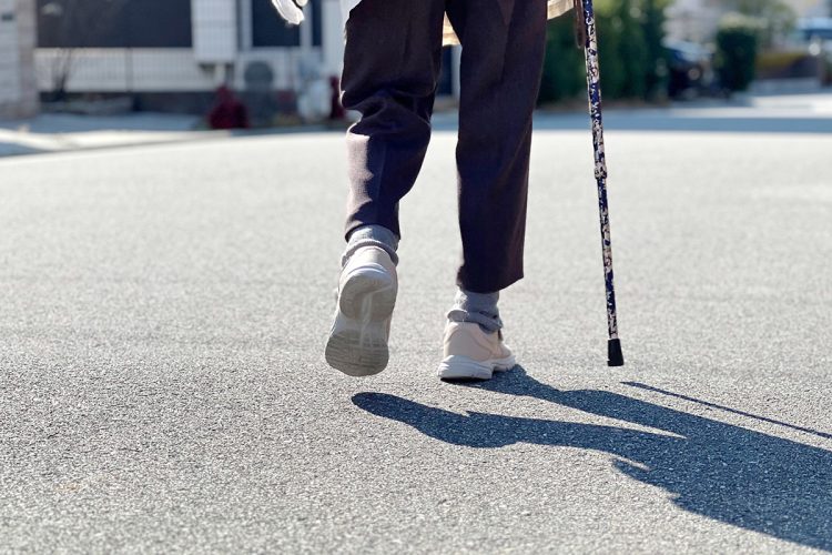 認知症又はその疑いによる行方不明者が急増している（写真／イメージマート）