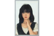 中森明菜のブロマイドなど、フリマアプリでは昭和のアイドルグッズが多数出品