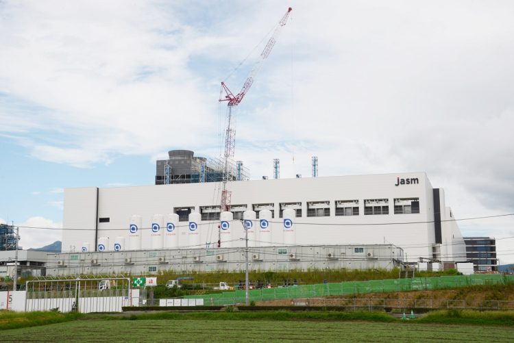 半導体受託製造で世界最大手の台湾積体電路製造（TSMC）などが建設を進めているJASM（Japan Advanced Semiconductor Manufacturing株式会社）の半導体製造工場。JASMはTSMCが過半数を出資する子会社（時事通信フォト）