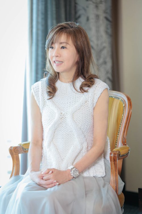 永井美奈子アナも担当番組などについて語ってくれた （衣装／<span class="ui-provider fx b c d e f g h i j k l m n o p q r s t u v w x y z ab ac ae af ag ah ai aj ak" dir="ltr">ファビアナフィリッピ／アオイ</span>。tel:<span class="ui-provider fx b c d e f g h i j k l m n o p q r s t u v w x y z ab ac ae af ag ah ai aj ak" dir="ltr">03-3239-0341）</span>