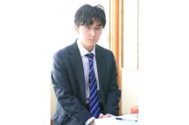 藤井聡太竜王に挑む伊藤匠七段(時事通信)