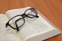 注意すべきは老眼鏡選び(イメージ)