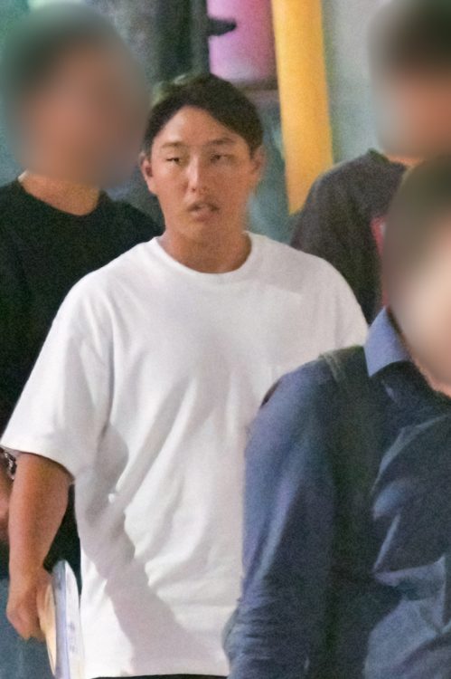 白Tシャツ、18才の勝児さん