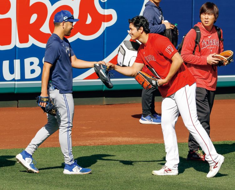 菊池との直接対決では大谷がホームランを放った（写真／共同通信社）