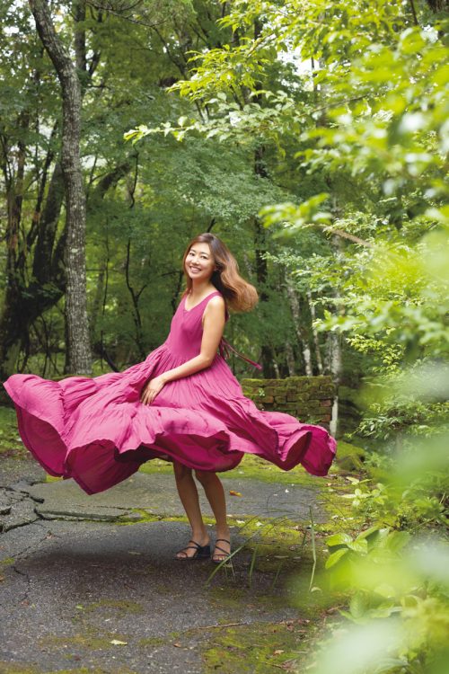 早稲田大学法学部を経て法科大学院を卒業後、弁護士として活動