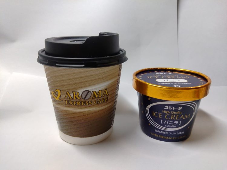 新幹線ワゴン販売で提供されているアイスクリームは、あまりの硬さに温かいコーヒーで温めてから食べるという豆知識が共有されたこともある