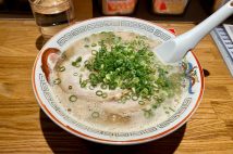 「博多ラーメン でぶちゃん」のラーメン