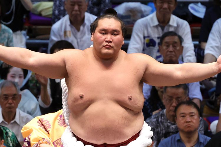 横綱在位13場所で7度目の休場（時事通信フォト）