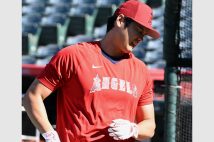 右脇腹を痛めて顔をゆがめた大谷(写真/IconSportswire/AFLO