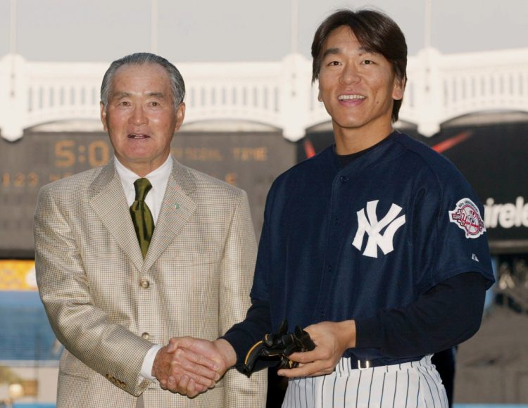 長嶋茂雄氏も巨人監督時代、東スポに度々登場(時事通信)