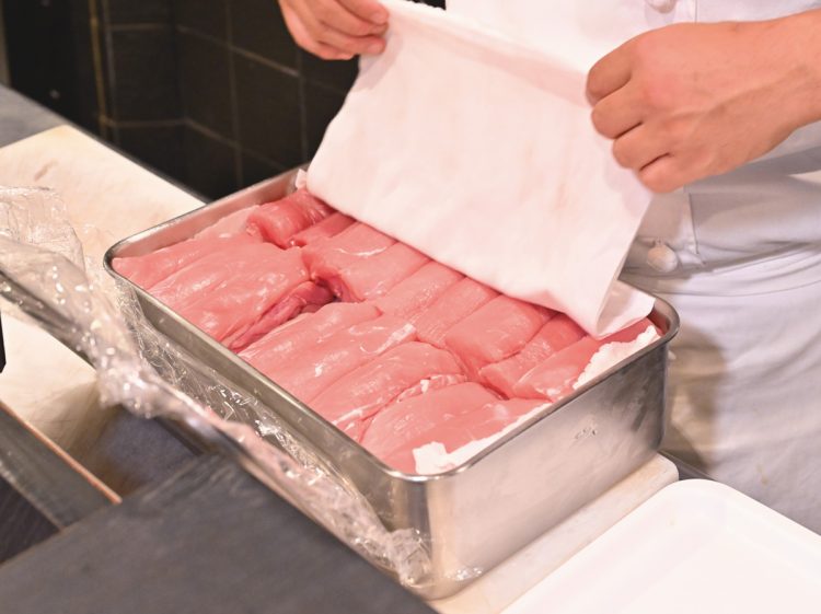 千葉県産豚をメインに使う。厳選された「しっとりとして、吸い付くような“もち肌”のヒレ」を丁寧に仕込む