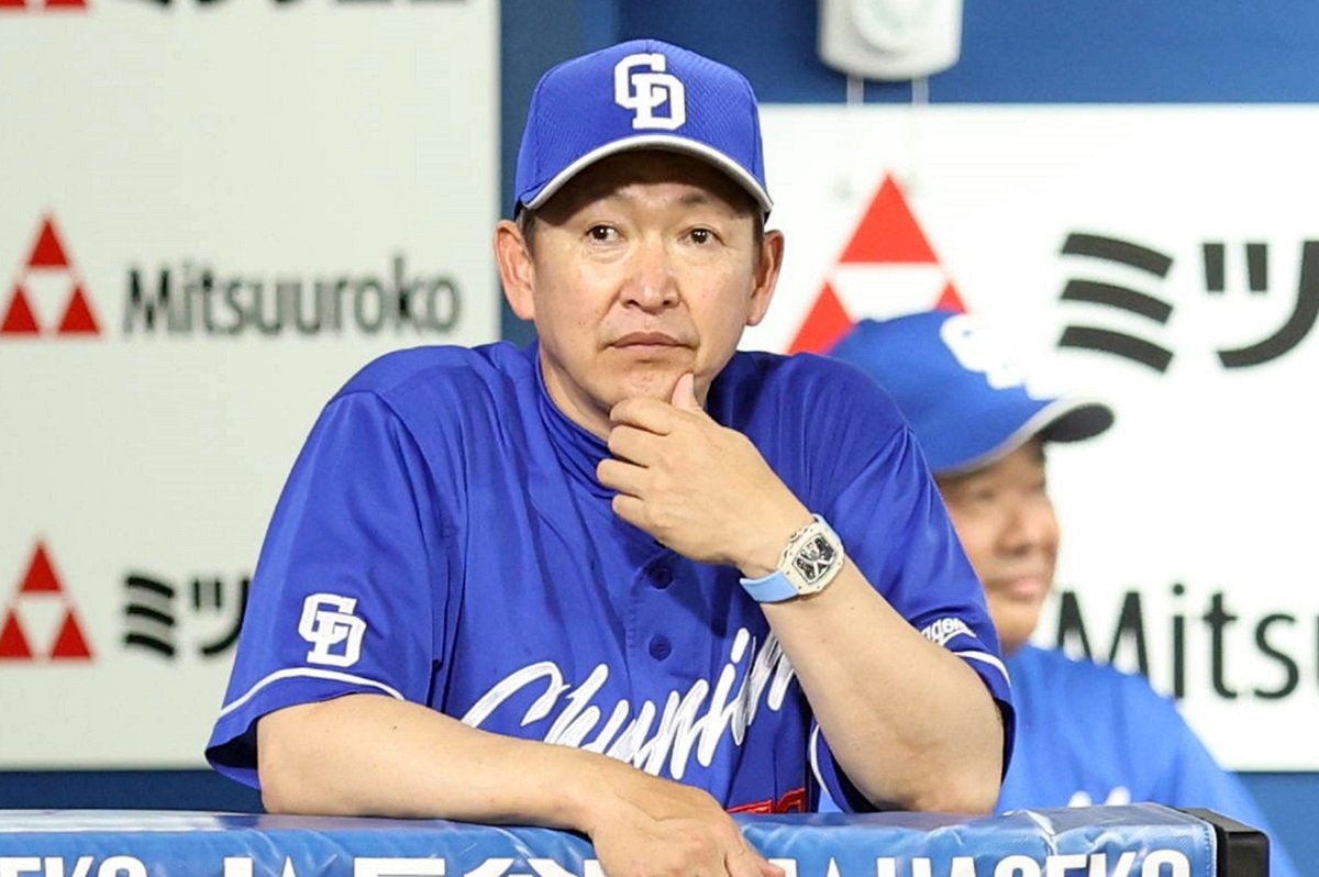 立浪和義監督の現役時代 2000本安打公式記念ストラップ