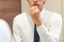 周囲がドン引きする“職場の歯磨きマナー” 「オフィスを歩き回りながら」「給湯室のシンクがびしょ濡れ」「あなたの家じゃない」