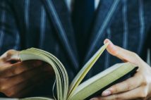 【精神科医が教える読書術】月30冊読むのはスキマ時間だけで可能 「電車内でスマホをさわるのは時間のムダ」というワケ