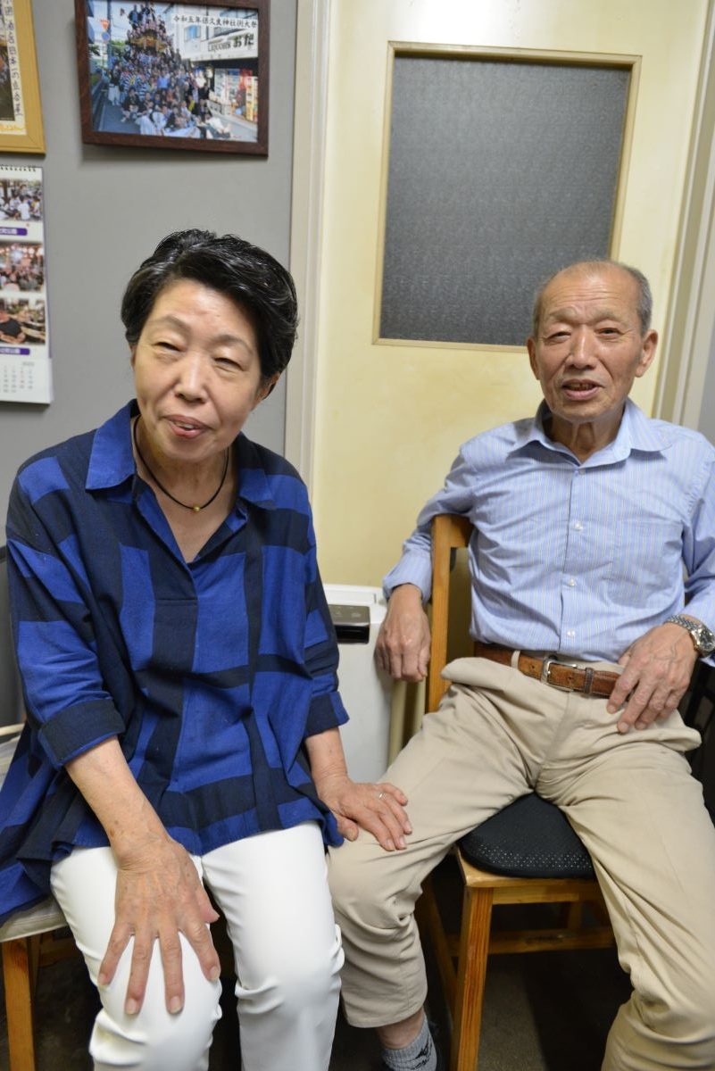 写真左は店主の妻・代里子さん。料理の腕には定評がある
