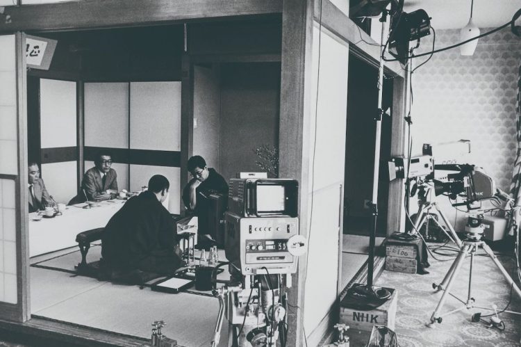 中原誠と森雞二による名人戦（1978年）。NHKのカメラが対局室に入った