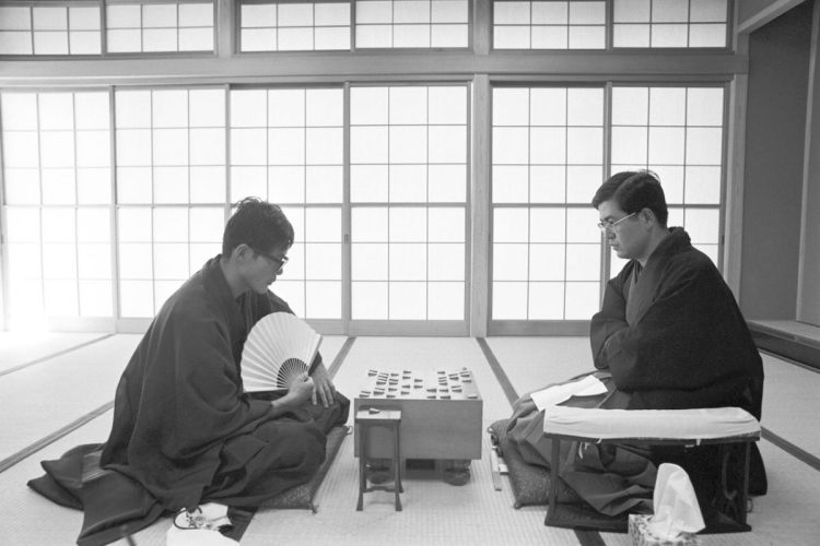 中原（右）に米長邦雄が挑んだ第35期名人戦（1976年）