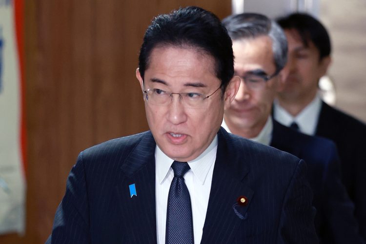 岸田文雄・首相は伝家の宝刀をついに抜く？（時事通信フォト）