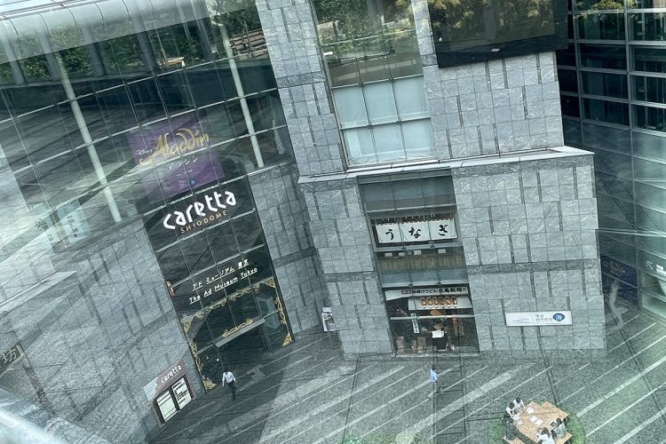 カレッタ汐留内の広場