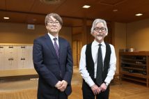 40年来の付き合いである羽生善治・将棋連盟会長と写真家の弦巻勝氏