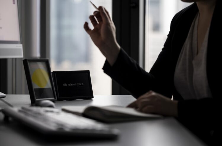 女性管理職を増やしたい会社側の思惑を優先された(イメージ、dpa/時事通信フォト)