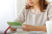 老後のお金への不安を解消するために「私たちが60才過ぎて捨てたもの」 冠婚葬祭費、固定電話、小銭貯金…等