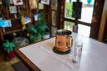 昔ながらの喫茶店「スタバより高いコーヒー」目当てに若者たちが殺到 客層の変化にオーナーも常連も複雑な思い