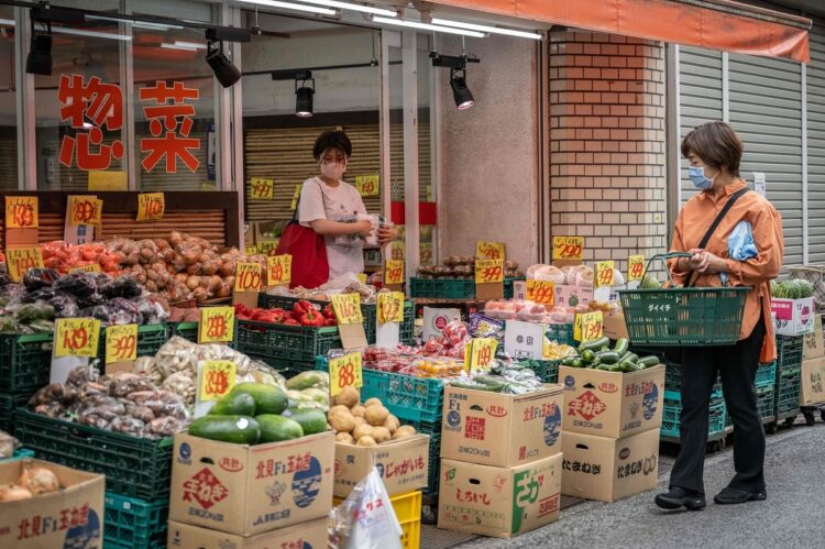 買い控える商品が増えた（イメージ、AFP＝時事）