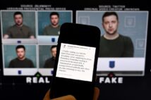 ディープフェイク動画の一例。ウクライナのゼレンスキー大統領が投降を呼びかけており、Facebookを運営するメタ社の情報セキュリティ担当者が、この動画はフェイクであると注意喚起を行った（AFP＝時事）