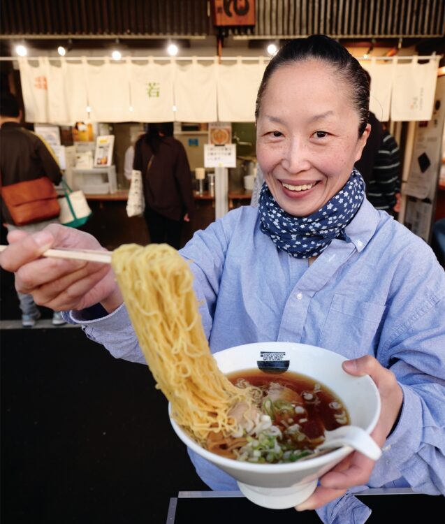 豚骨ベースのさっぱりしたしょうゆスープ