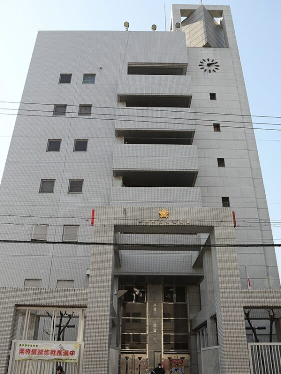 大阪西成署（時事通信フォト）
